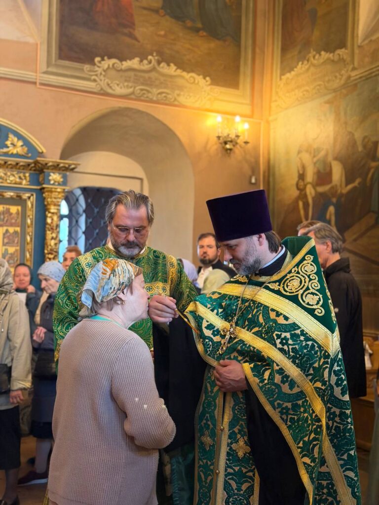 ДЕНЬ СВЯТОЙ ТРОИЦЫ