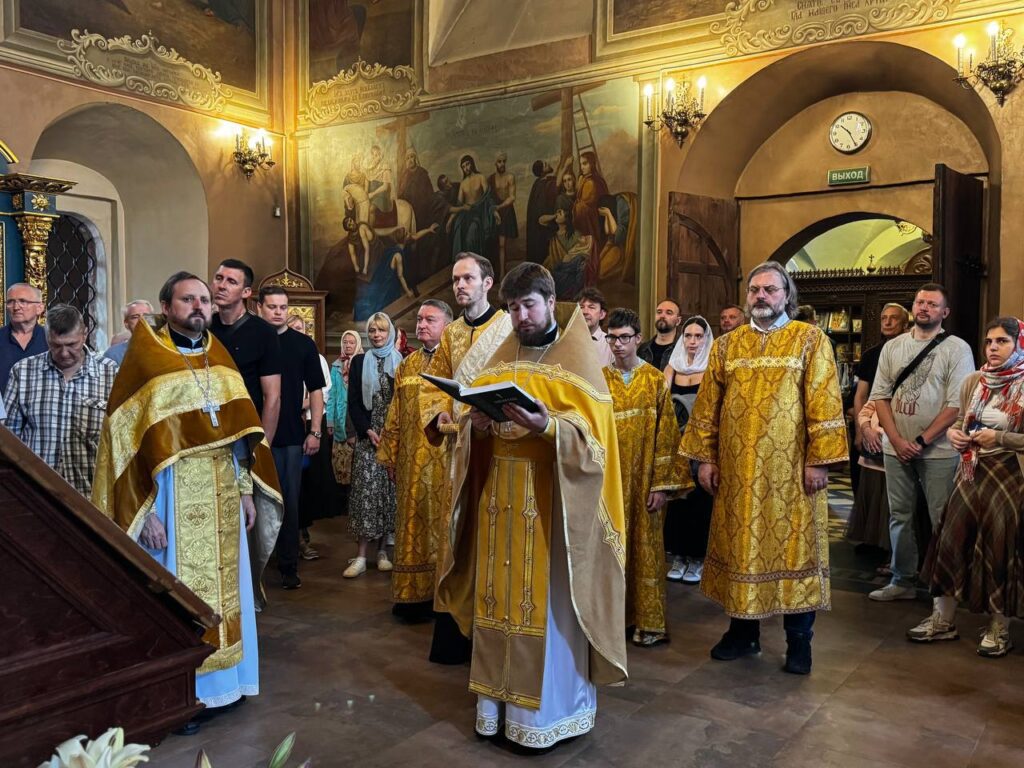 12 июля память святых всехвальных первоверховных апостолов Петра и Павла