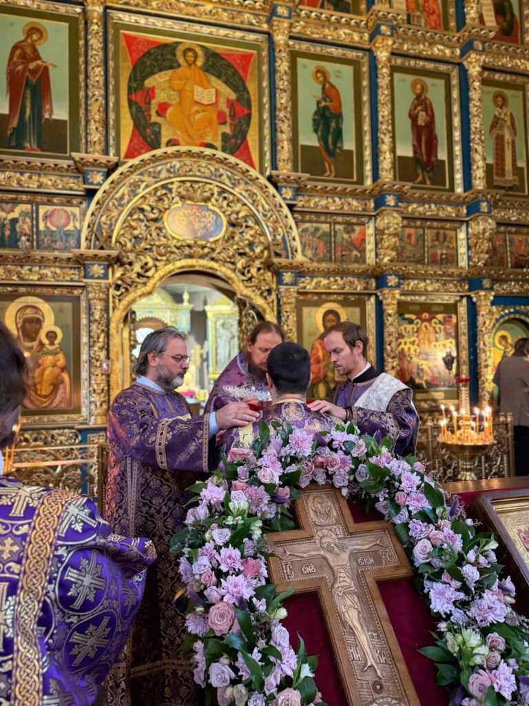 Праздник Воздвижения Честного и Животворящего Креста Господня!
