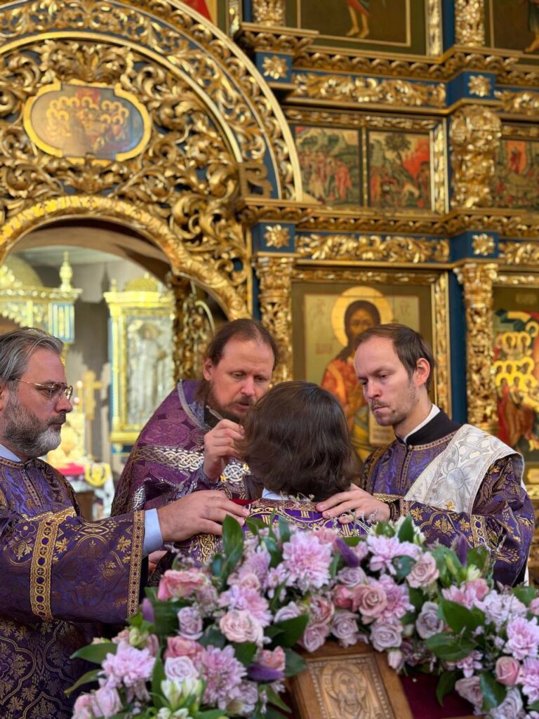 Праздник Воздвижения Честного и Животворящего Креста Господня!