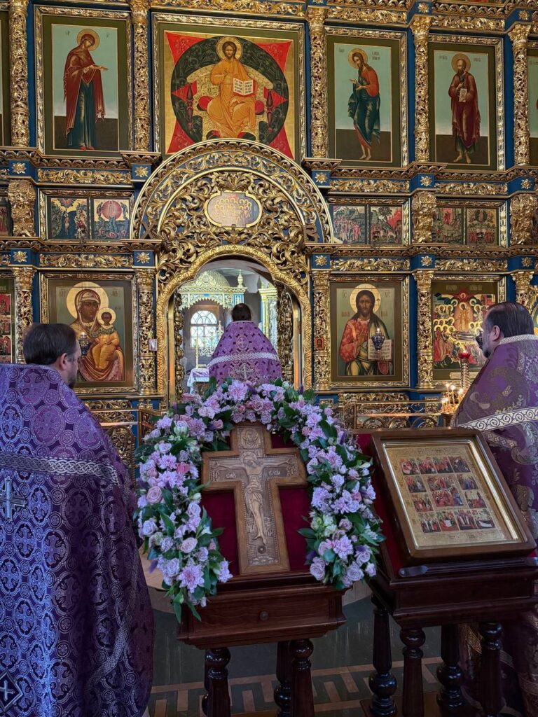 Праздник Воздвижения Честного и Животворящего Креста Господня!