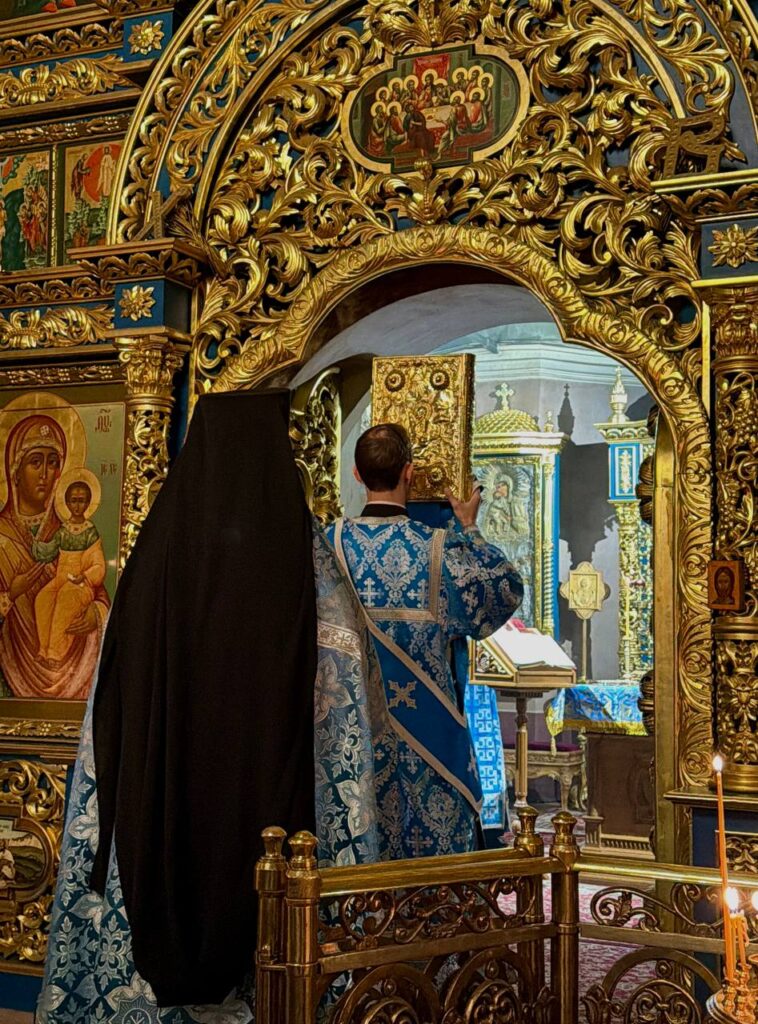 Покров Пресвятой Богородицы