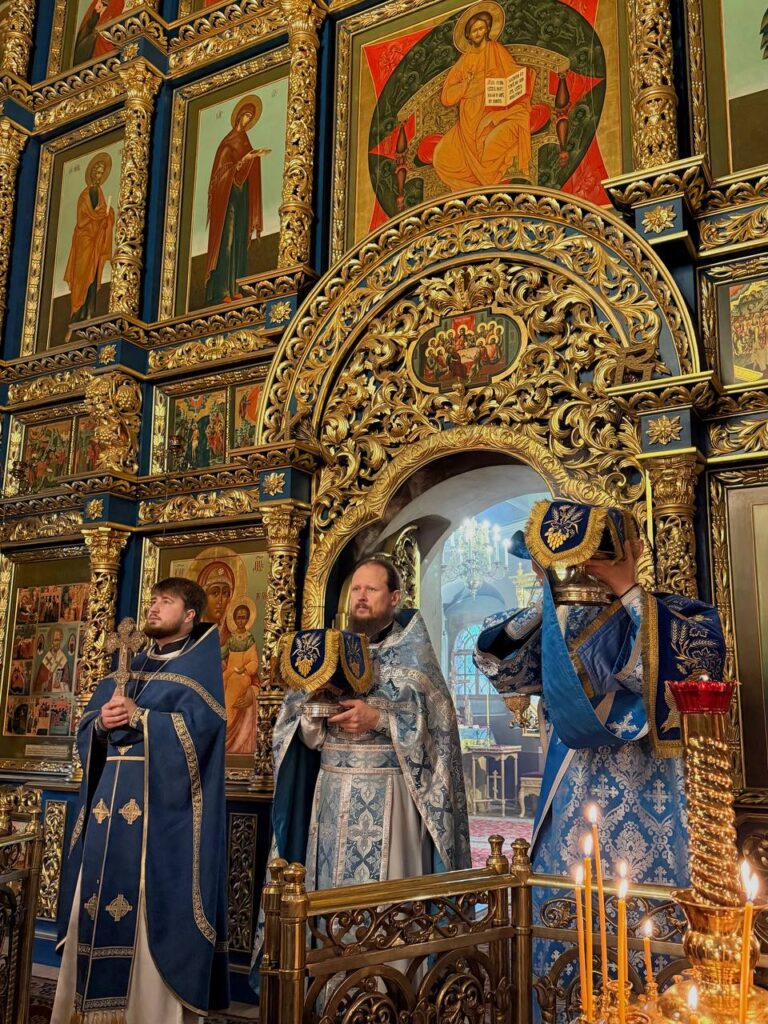 Покров Пресвятой Богородицы